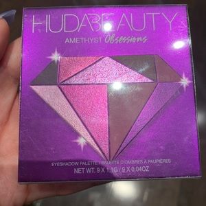 Huda beauty obsessions amethyst eyeshadow palette